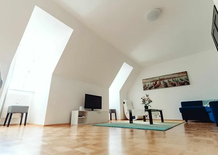 Lilians Cosy Jako 3b غراتس